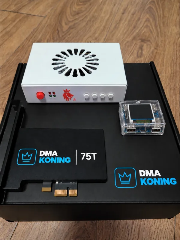75T-kaart, fuser en Makcu op een DMA Koning-doos